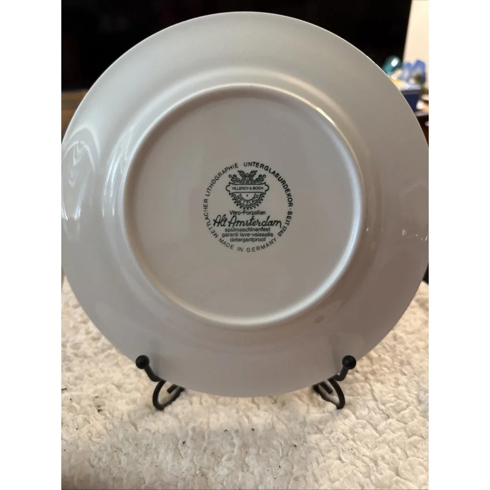 2 Villeroy and Boch Alt Amsterdam Porcelain Luncheon Plates 8